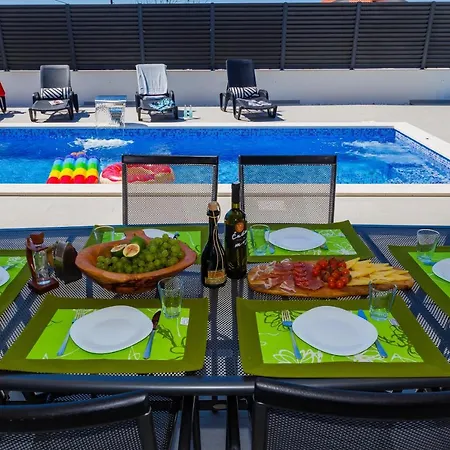 빌라 Morena Kaštela