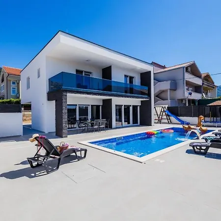 Morena * Kaštela